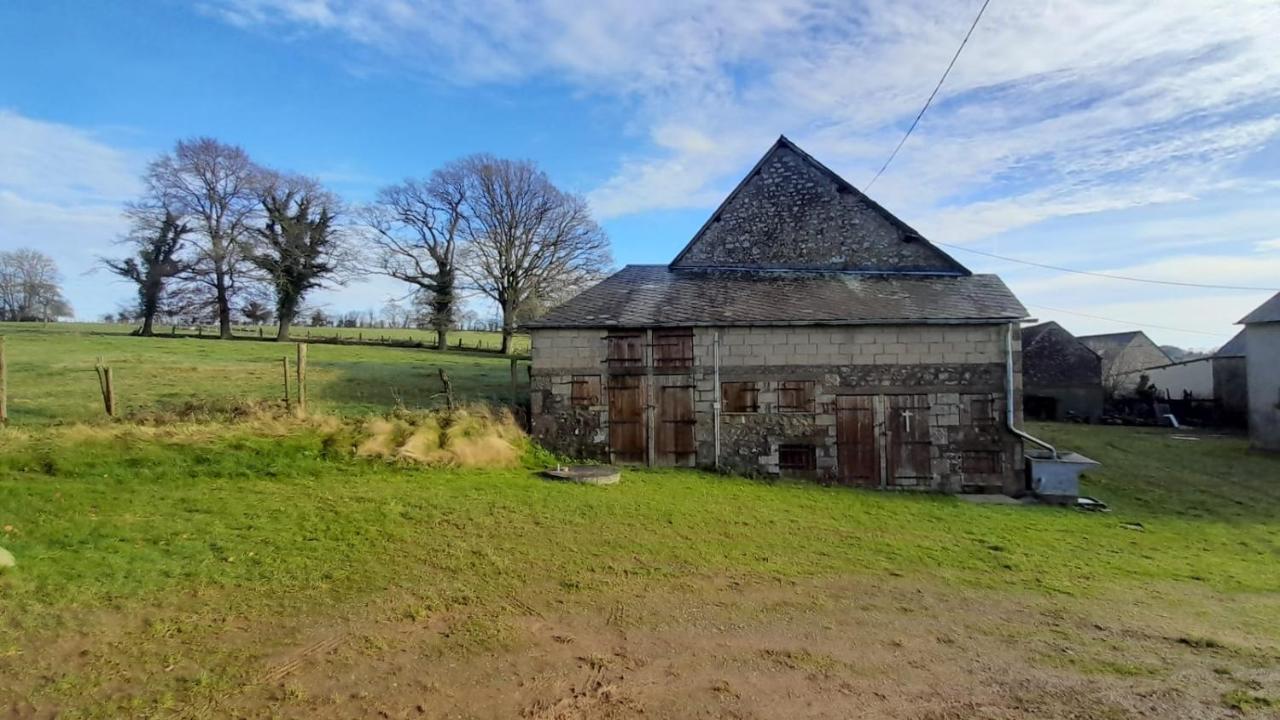Gite Cottage Chaleureux En Pleine Campagne Vue Sur Les Monts Et Forets Et Le Chateau De Carrouges Eksteriør bilde