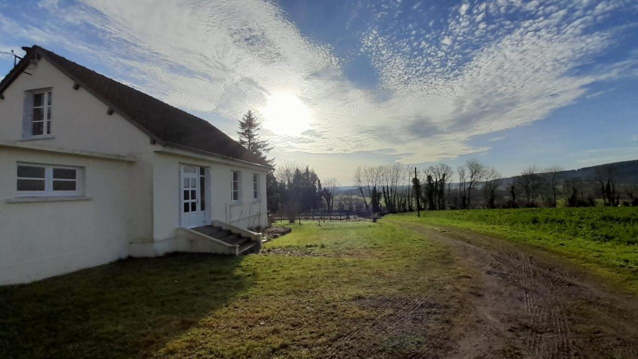 Gite Cottage Chaleureux En Pleine Campagne Vue Sur Les Monts Et Forets Et Le Chateau De Carrouges Eksteriør bilde