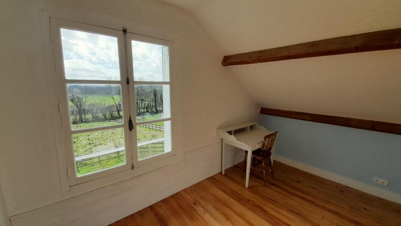 Gite Cottage Chaleureux En Pleine Campagne Vue Sur Les Monts Et Forets Et Le Chateau De Carrouges Eksteriør bilde